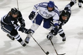 九游体育APP-惊现代中代？穆古鲁扎极致操作难救FPX，连败引全网热议